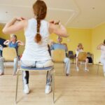 une séance de sport santé avec usage de la chaise