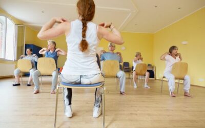 La chaise en sport-santé : un outil du quotidien pour bouger en toute sécurité
